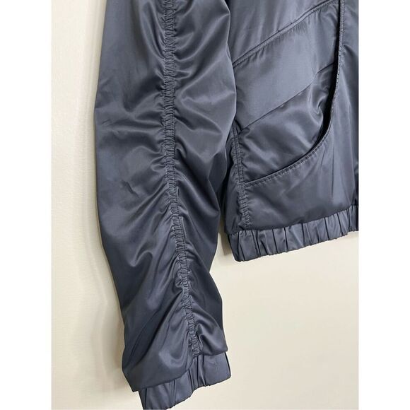 Lululemon Above The Clouds Jacket in Black - Picture 6 of 7